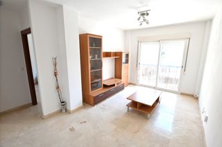 Pis  Calle estación de tranvías 1b. Se vende piso de dos dormitorios con garaje en la entra de las g