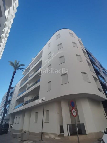 Foto 9e8cf6d6-a568-4b5d-87ae-4367c0496b9e. Àtic amb piscina a Zona Playa de los Locos Torrevieja