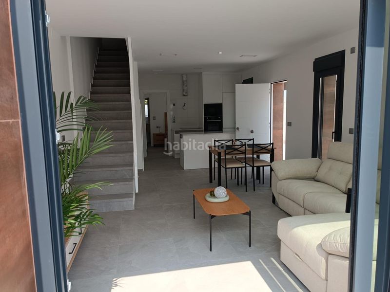 Foto e95c218b-eb0d-4a88-867f-cd958e73f50e. Chalet en Daya Nueva