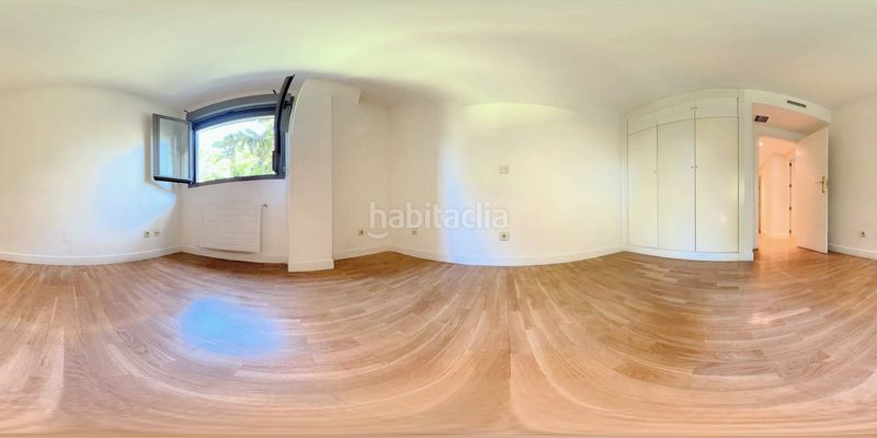 Foto ae35a5eb-d435-4eed-b541-85a3e1ce8fe9. Planta baixa amb calefacció aparcament piscina a La Moraleja