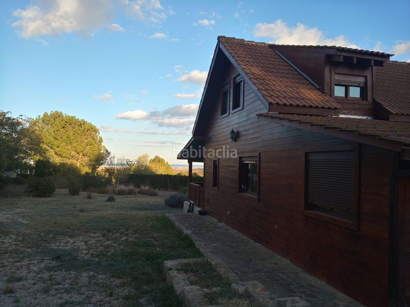 Foto a0144da5-bd12-4e55-8ac5-5a7c4dd5de36. Xalet amb aparcament a Monserrat
