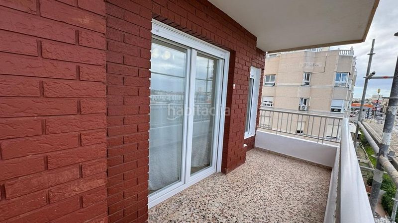 Foto c2509328-c233-4f0a-b1e2-a9abd800784b. Apartament amb piscina a Punta Prima Torrevieja