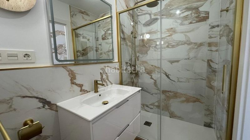 Foto f86d01b4-9ded-473e-873c-fe3ccf7c411d. Apartament amb piscina a Punta Prima Torrevieja