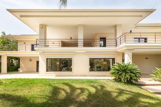 Haus in Vistahermosa. Alicante costa presenta en exclusivalujoso chalet independiente