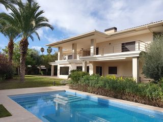 Haus in Vistahermosa. Alicante costa presenta en exclusivalujoso chalet independiente