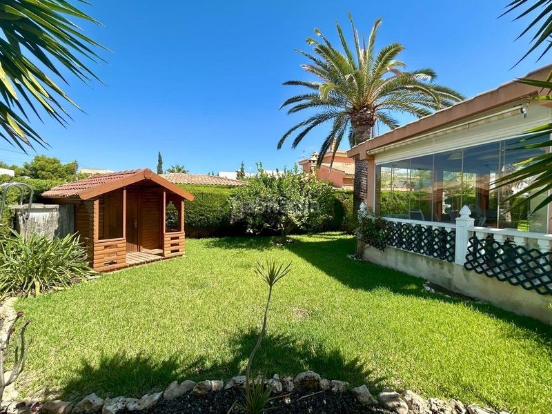 Foto 1feb6e24-8a62-4631-acee-aca909594ff8. Casa amb piscina a Cabo Roig Orihuela