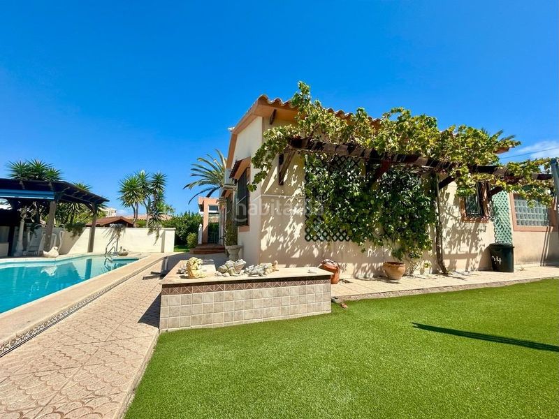 Foto 5cf332b8-2459-4d51-91d5-047d504ca18b. Casa amb piscina a Cabo Roig Orihuela