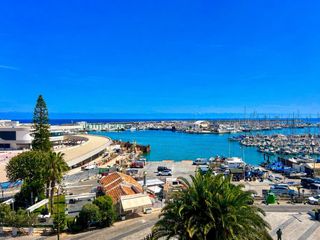 Appartement in Centro - Muelle Pesquero. Apartamento exclusivo frente al puerto de torrevieja con impresi