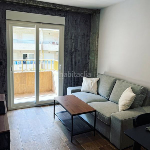 Foto 809f1b6b-612a-47e7-93ff-0d8837938f7e. Apartament amb calefacció aparcament piscina a Centro Santa Pola