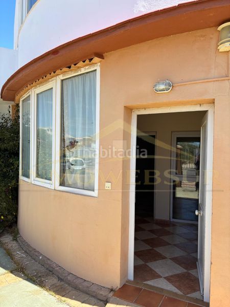 Foto e2135b9c-6cc1-4322-bed6-6d59bed7a1d2. Casa adossada amb aparcament piscina a Isla Canela Ayamonte