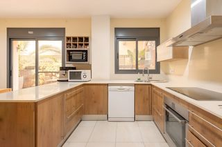 Pis a Centre - Estació. Piso de 5 habitaciones con piscina