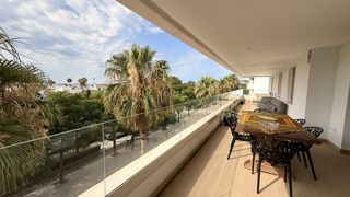 Lloguer Apartament a San Pedro de Alcántara Pueblo. Magnífico apartamento de 3 dormitorios con vistas al mar en acqu