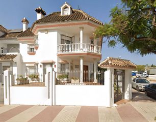 Casa aparellada a San Pedro de Alcántara Pueblo