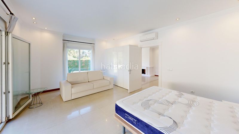 Foto 0363cc88-60c3-4f8e-baf1-f13af4545ff4. Casa amb aparcament piscina a Sotogrande costa Sotogrande
