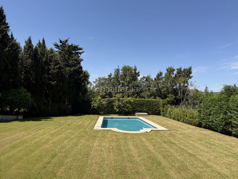 Foto 4beedf39-3e2b-4e5a-99f7-dadb9dcdcd37. Casa amb aparcament piscina a Sotogrande costa Sotogrande