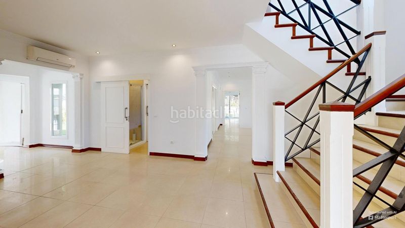 Foto 5e99e05f-bd2c-43b0-8e38-900cb8ca8af8. Casa amb aparcament piscina a Sotogrande costa Sotogrande