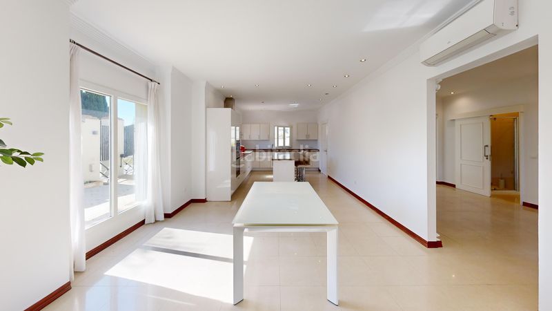 Foto f2c1243e-18d1-4130-866a-ba3b0bc1f04c. Casa amb aparcament piscina a Sotogrande costa Sotogrande