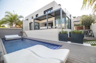 Reihenhaus  Calle gustavo adolfo b�cquer. Bonito chalet pareado en el vedat de torrent