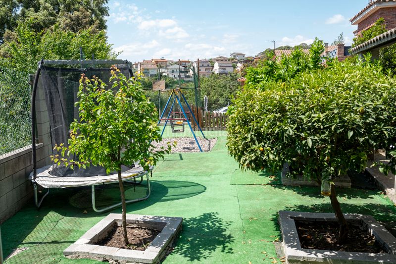 Foto 5137375f-523a-4e00-b3ec-f8d0beb1fb12. Xalet amb calefacció aparcament piscina a Lliçà d´Amunt
