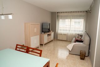 Etagenwohnung  Carrer antoni gaudí. Magnifico piso seminuevo en el centro de castellar del valles