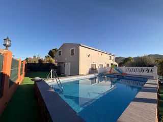 Chalet à Estivella. Se vende chalet en estivella,valencia