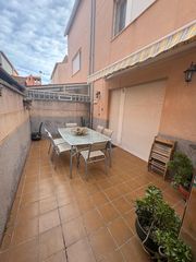 Miete Haus in Nuevo Centro. Se alquila casa en puerto de sagunto,valencia