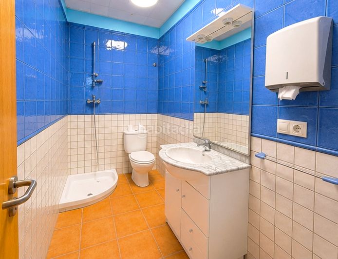 Foto 2104315a-6830-4e82-88e1-93968a8c9e31. Local comercial a praza casares quiroga 7 a Cambre