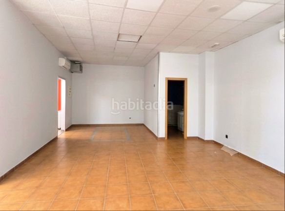 Foto 2b64f193-f68b-4bb5-910d-920c8f59a191. Local comercial a praza casares quiroga 7 a Cambre