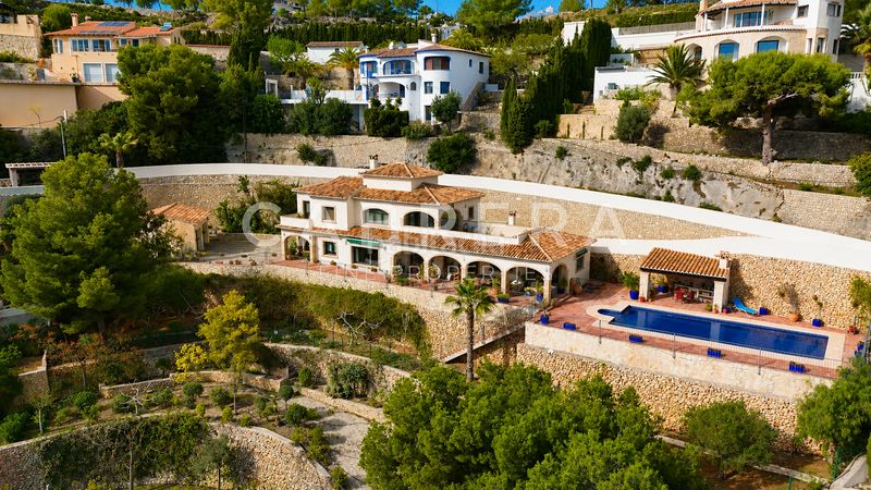 Foto 49fc6f55-363e-427e-996a-0327f28ce11f. Casa amb xemeneia calefacció aparcament piscina a Benissa