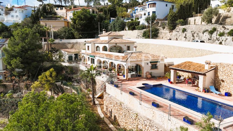 Foto 724408a4-620d-44d3-8676-753a6ae51454. Casa amb xemeneia calefacció aparcament piscina a Benissa