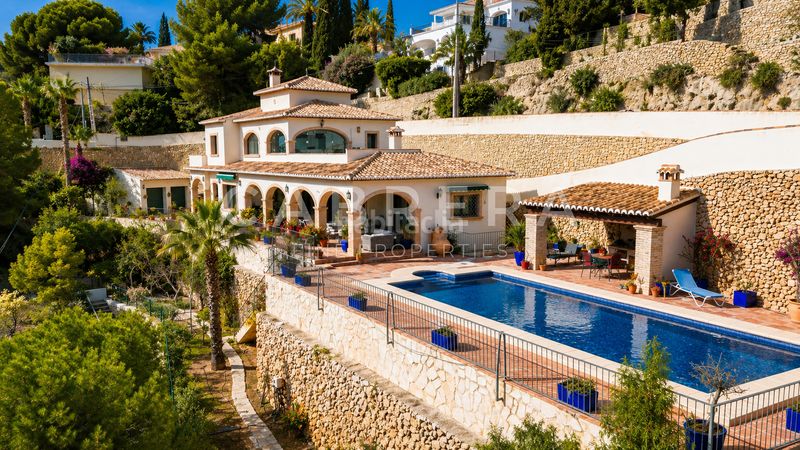 Foto 84f35522-7983-449b-a270-3db9dd7d92a6. Casa amb xemeneia calefacció aparcament piscina a Benissa