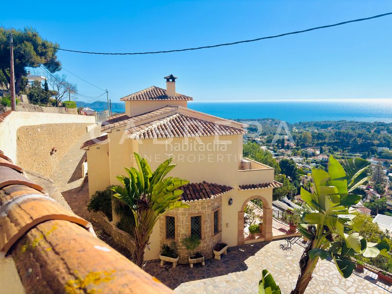 Foto edb97c6f-1173-4746-864c-c45c8b43c30d. Casa amb xemeneia calefacció aparcament piscina a Benissa