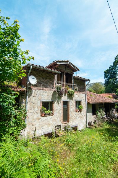 Foto 4a720929-8160-47a3-bb30-461177c7cd14. Casa amb calefacció aparcament a Vibaña-Ardisana-Caldueño Llanes