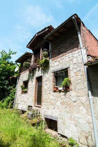 Foto 8f86e256-da56-47fd-9e4a-f46c57563122. Casa amb calefacció aparcament a Vibaña-Ardisana-Caldueño Llanes