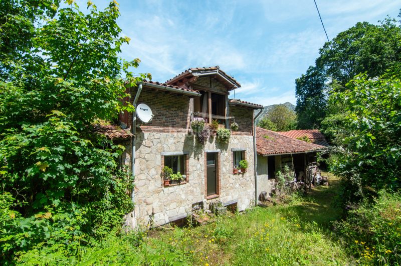 Foto ddaba0a7-dc90-4611-af6d-84379f9302fb. Casa amb calefacció aparcament a Vibaña-Ardisana-Caldueño Llanes