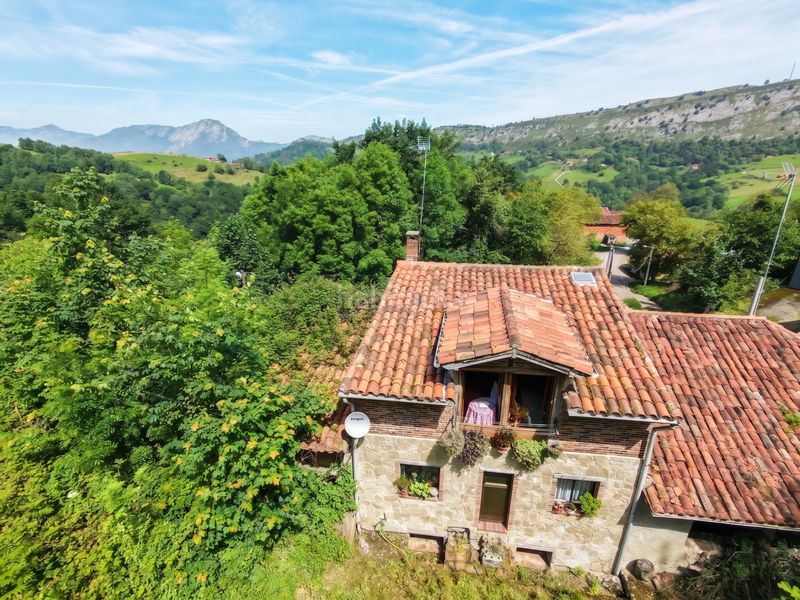 Foto e3f61948-c1f0-4e37-bc93-a33ff50e1266. Casa amb calefacció aparcament a Vibaña-Ardisana-Caldueño Llanes