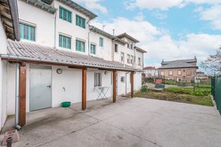 Doppelhaus en Salas - cl el cruce 25. Venta de casa  colonial en la espina salas