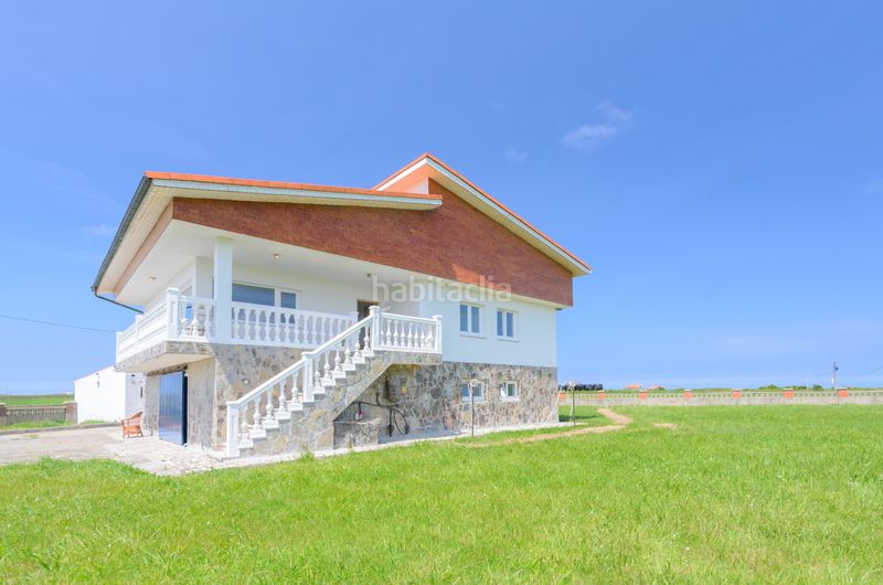 Foto 43d6d804-f2e0-4d50-8220-2a24b05c1d77. Casa amb calefacció aparcament a Verdicio-Bañugues-Cabo Peña Gozón