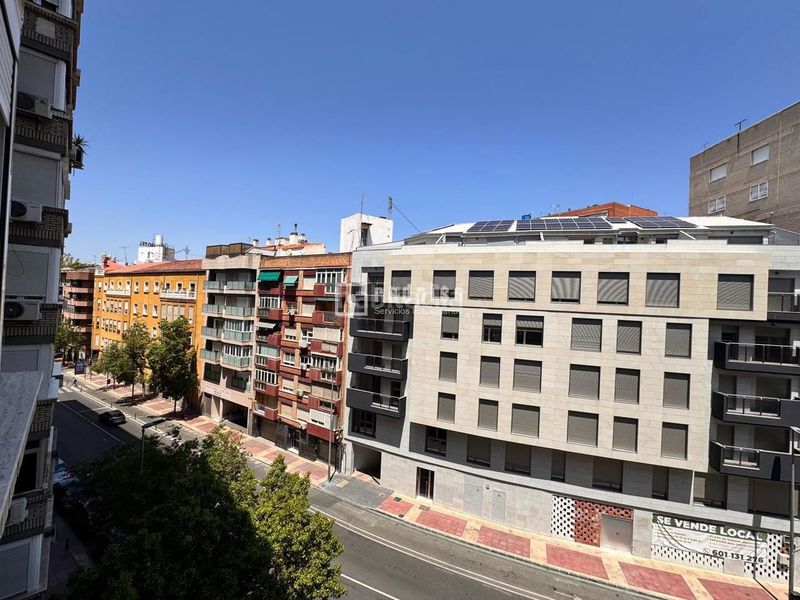 Foto 6d0851e8-a34c-4bfb-a27b-c9c27960a8ba. Piso en El Carmen Murcia