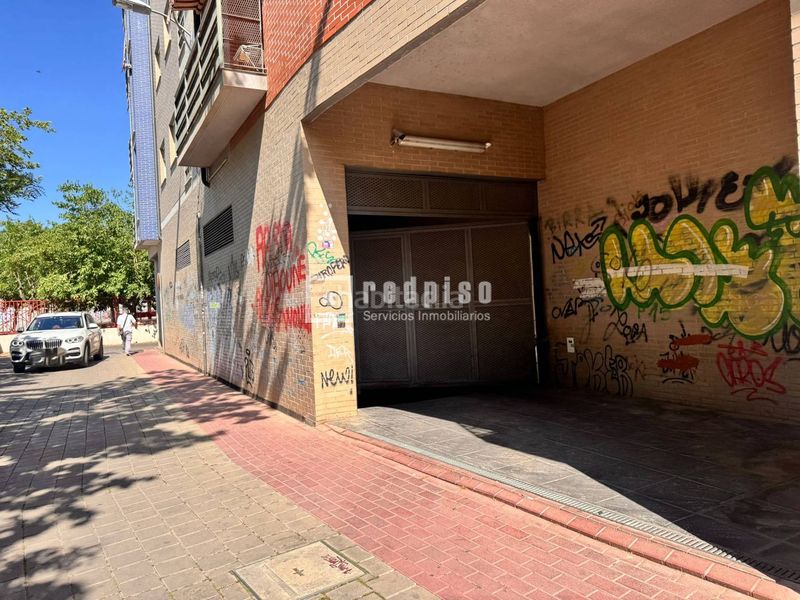 Foto 9ed84f42-52b6-45ff-a039-8e2e7c29945f. Aparcament cotxe a El Carmen Murcia