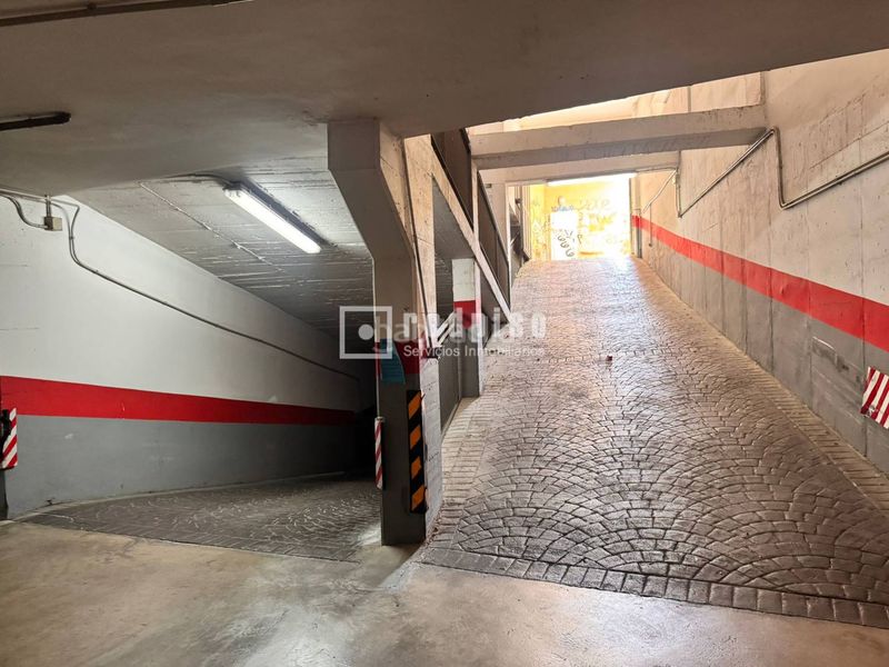 Foto ca212497-2421-43e3-906b-47dcf096f247. Aparcament cotxe a El Carmen Murcia
