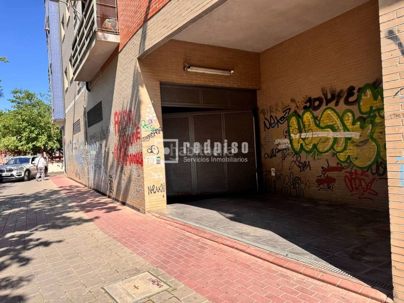 Foto d83cf077-e520-496b-8b49-3eb9fd75ff77. Aparcament cotxe a El Carmen Murcia