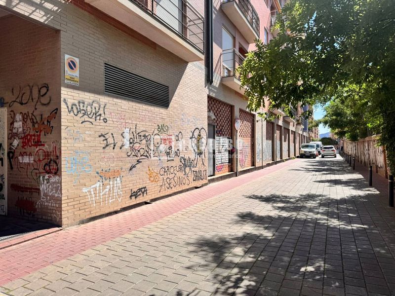 Foto f6fbdd23-ad5c-42ef-80c7-5ec32d0afe55. Aparcament cotxe a El Carmen Murcia