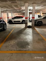 Autoparkplatz in Carrer d'avinyó 71. Parquing en venta en zona segle xx