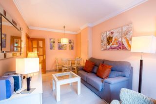 Rent Flat  Calle de bolívar. Piso exterior de lujo, en urbanización cerrada con seguridad 24
