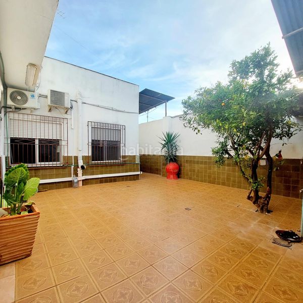Foto bd9eb665-8487-40fb-8aaa-8e834dfcedcd. Casa amb aparcament a Beniaján Murcia