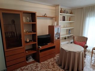 Rent Flat in El Carmen. Se alquila bonito piso en el carmen