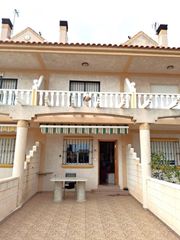 Casa adossada a Torre de la Horadada