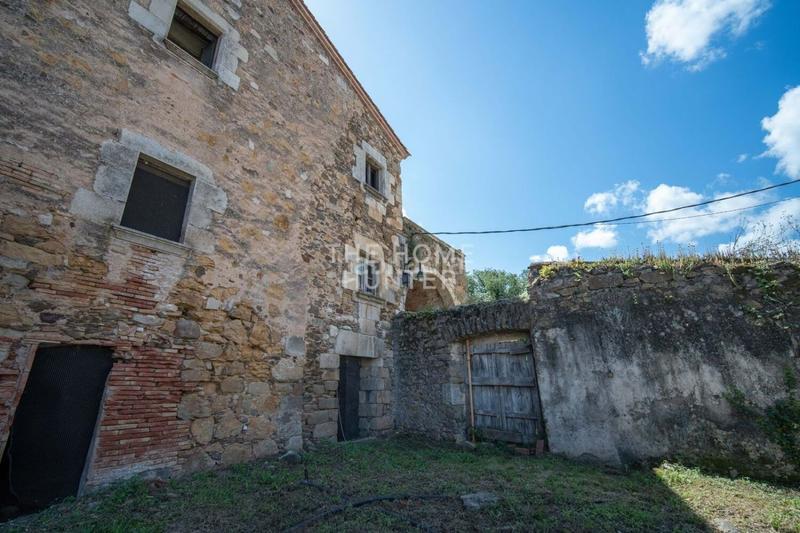 Foto 631c2ebc-3c24-4ffb-a4f7-af93ceb815d7. Casa  de 1124 m2 con vistas en venta en Juià