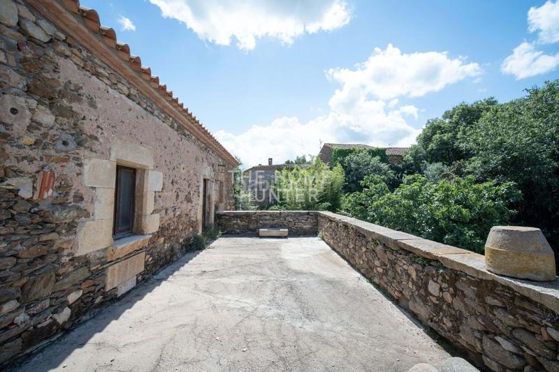 Foto c3405faa-e176-4edd-84a8-6511036350bf. Casa  de 1124 m2 con vistas en venta en Juià